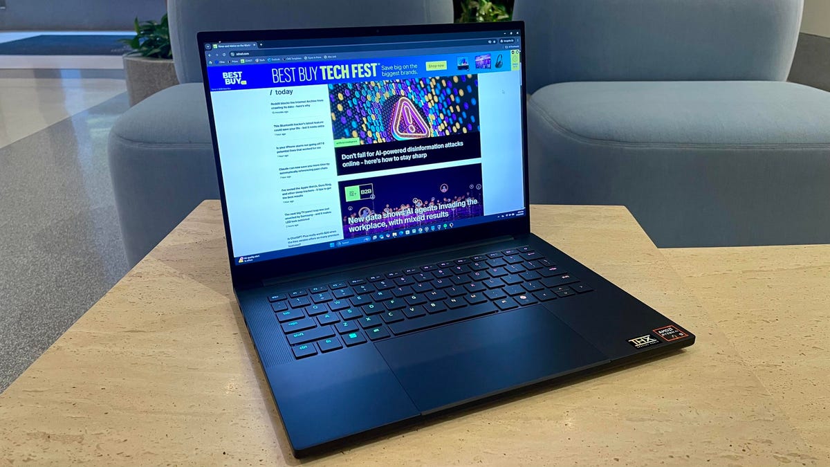 save-up-to-$400-on-razer’s-newest-gaming-laptop-–-this-back-to-school-deal-deal-won’t-last-long