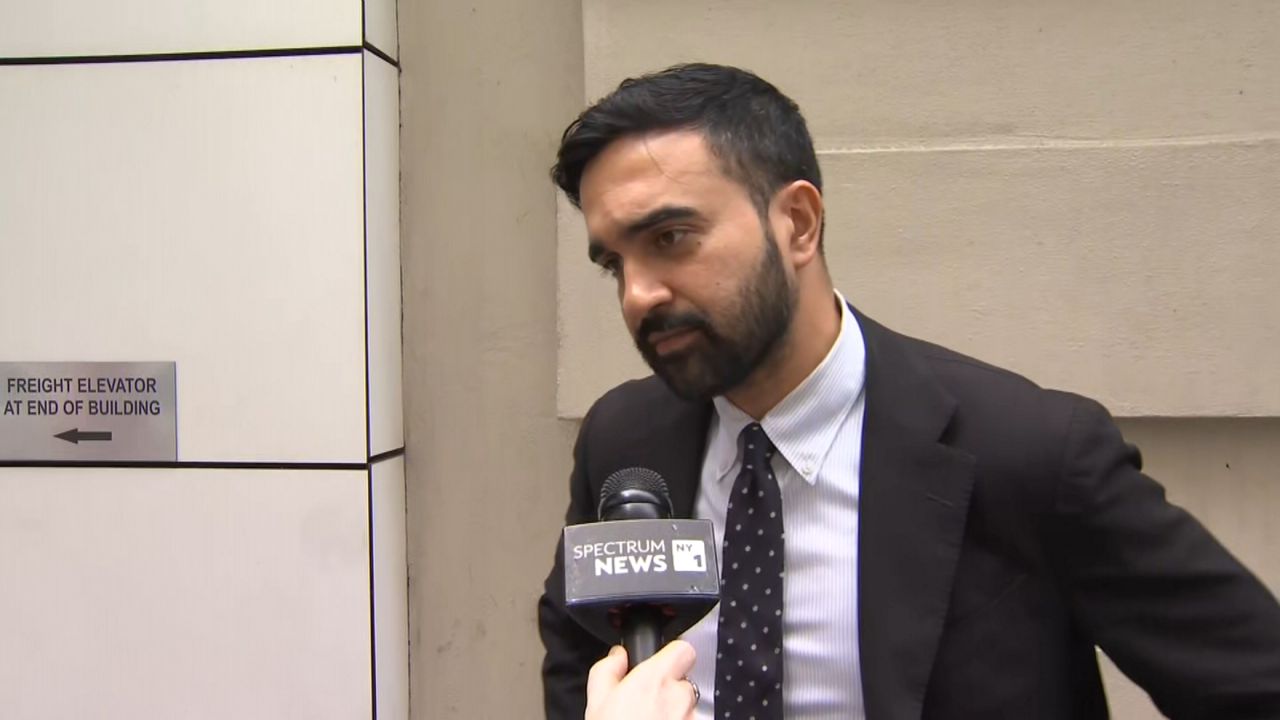 mamdani-accuses-cuomo-of-lying-about-talks-with-trump,-discusses-ice-detention