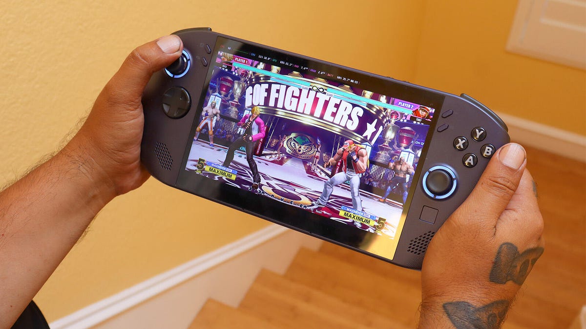 is-lenovo’s-new-steamos-handheld-worth-the-hype?-i-tested-it,-here’s-my-verdict
