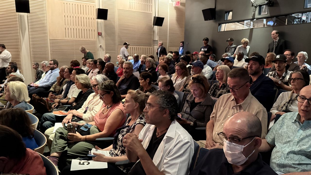 new-yorkers-share-their-thoughts-at-hearing-for-proposed-murray-hill-casino