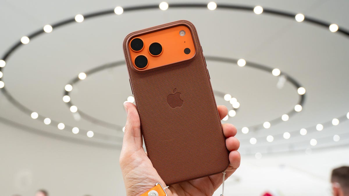 wi-fi-cutting-out-on-your-iphone-17?-you’re-not-alone-–-but-a-fix-is-coming
