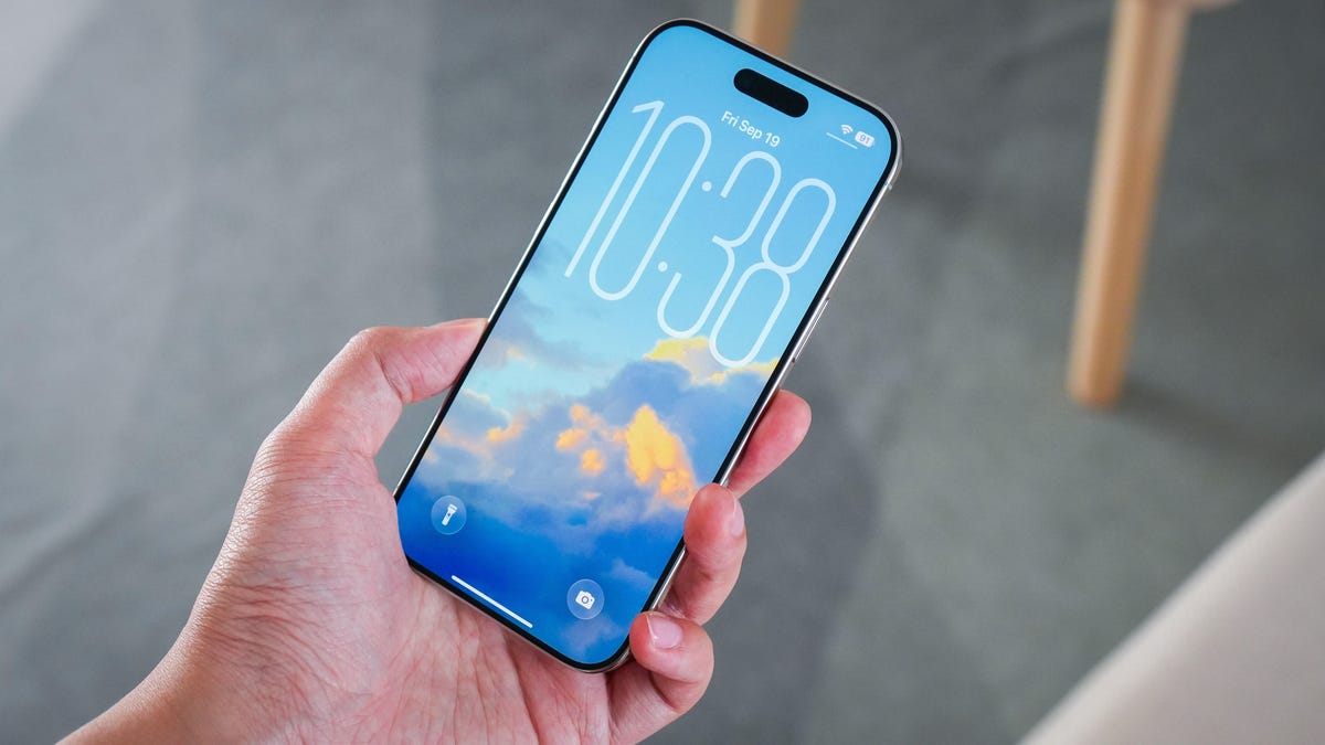 apple’s-ios-260.1-fixes-a-bevy-of-glitches-–-update-your-iphone-now