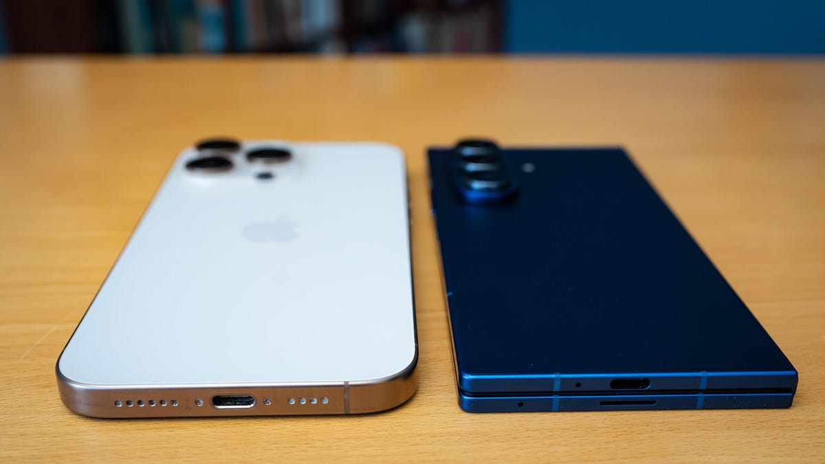 kuo:-apple-just-increased-its-folding-iphone-plans-for-2026-–-will-triple-samsung’s-fold-7