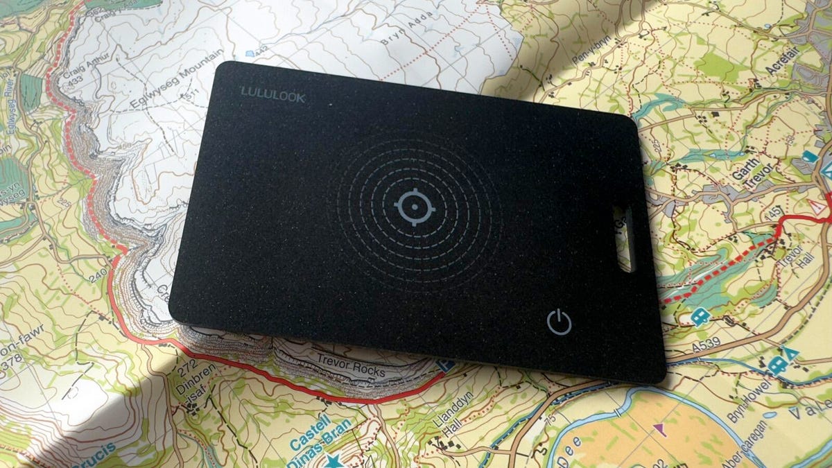 finally,-an-airtag-alternative-that-fits-my-wallet-and-works-well-with-android-phones