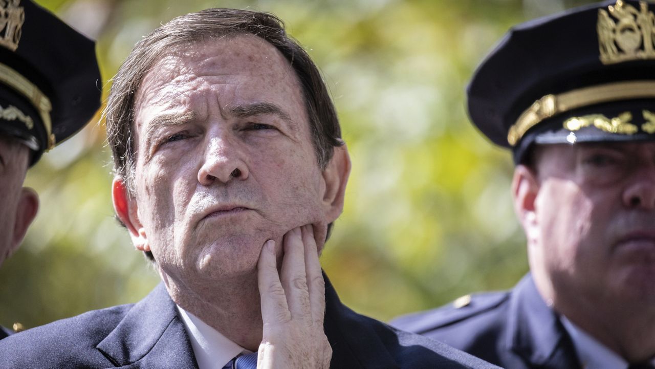 ex-interim-nypd-commissioner-refers-mayor,-others-to-doj,-alleging-corruption