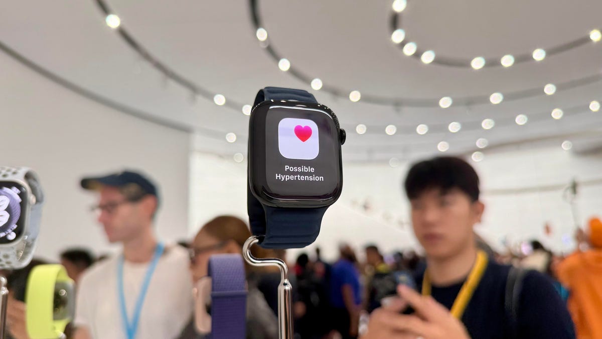 i-tried-the-apple-watch-series-11,-and-it’s-so-close-to-making-my-oura-ring-obsolete