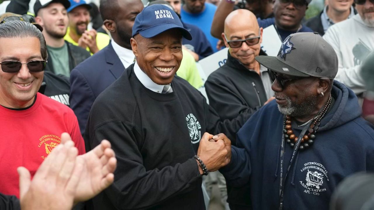 mayor-adams-meets-bronx-voters-despite-‘sabotaged’-campaign