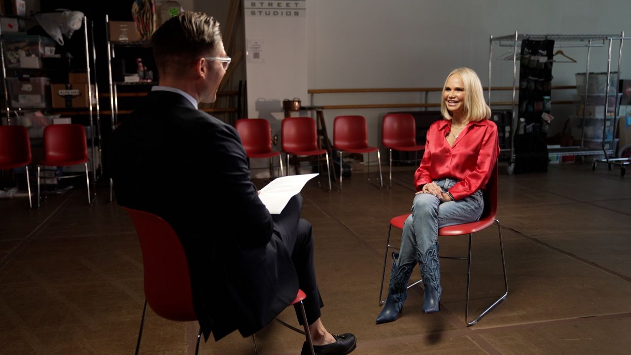 ny1-exclusive:-kristin-chenoweth-sits-down-with-frank-dilella