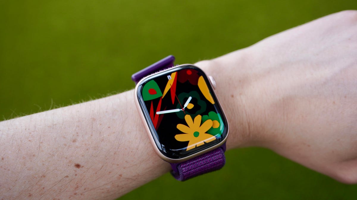 one-of-the-best-apple-watches-you-can-buy-isn’t-apple’s-newest-(but-it’s-on-sale)
