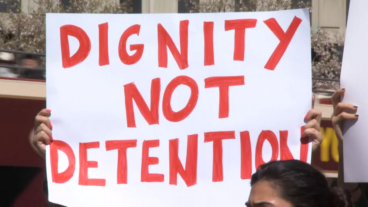 advocates-demand-lawmakers-enact-protections-against-ice