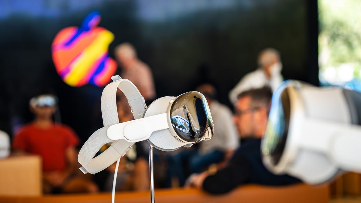 every-product-apple-launched-this-week:-m5-macbook-pro,-ipad,-$3,500-vision-pro,-more