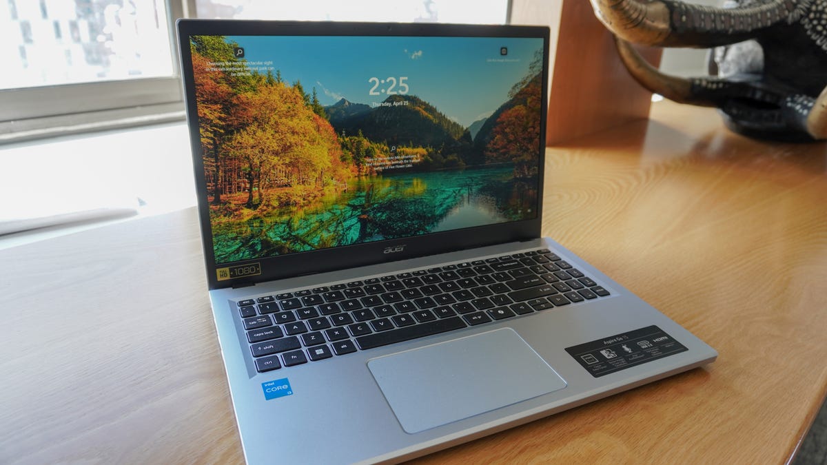 i-found-a-cheap-windows-laptop-that-i’d-actually-use-for-work-travel-–-and-it’s-on-sale