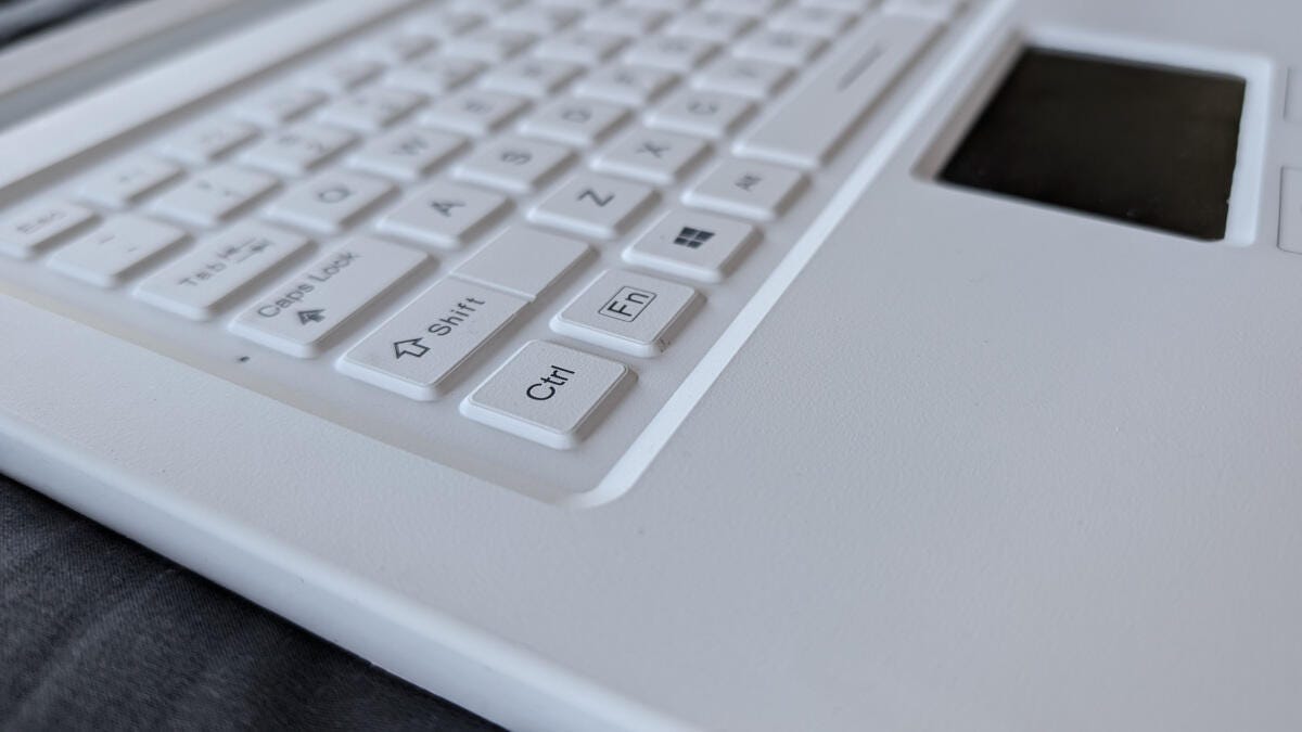 i-tested-a-$2,000-medical-tablet-for-research,-and-it-turned-out-to-be-a-windows-beast