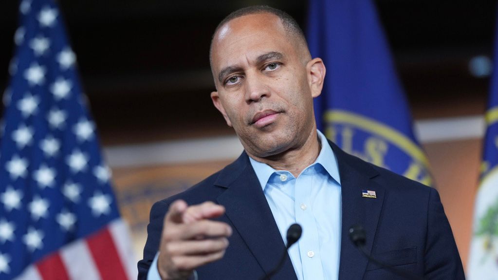 ny-man-pardoned-for-jan.-6-crimes-charged-with-threatening-to-kill-house-minority-leader-hakeem-jeffries