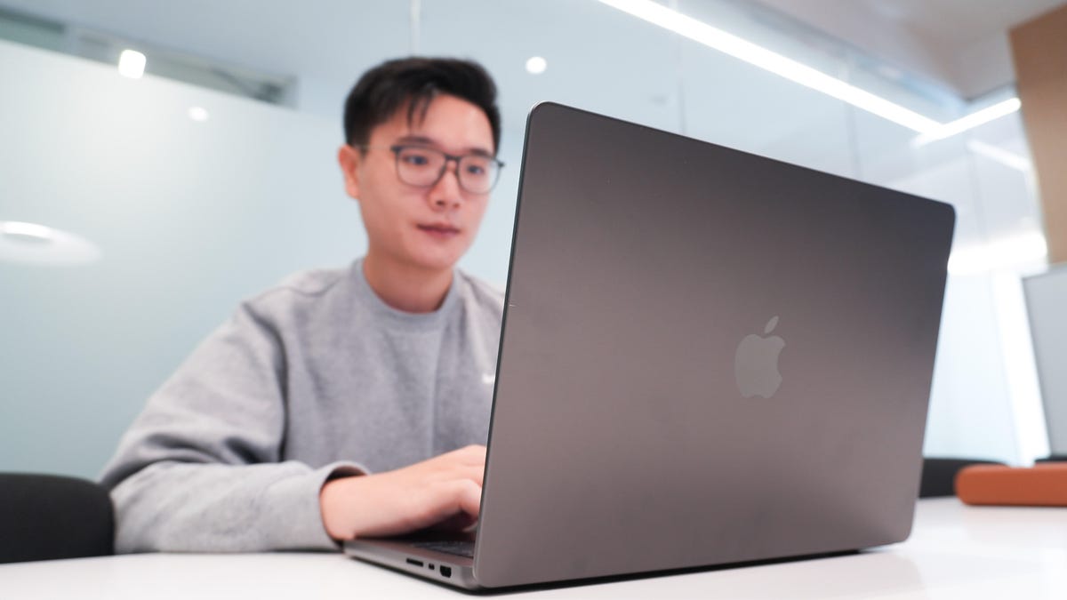 i-compared-the-m5-macbook-pro-to-older-models,-and-it-made-my-$2,500-m1-max-weep