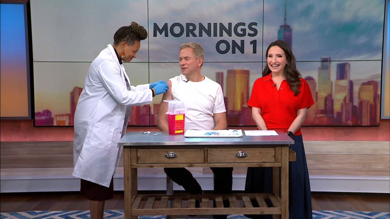 health-officials-urge-new-yorkers-to-get-flu-and-covid-shots