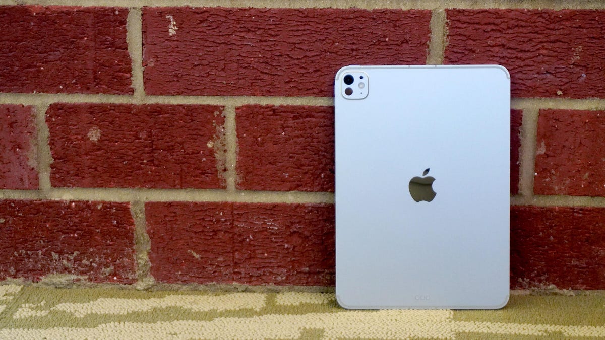 is-an-ipad-pro-still-worth-it-in-2025?-i-tested-the-m5-model-for-weeks,-and-here’s-my-advice