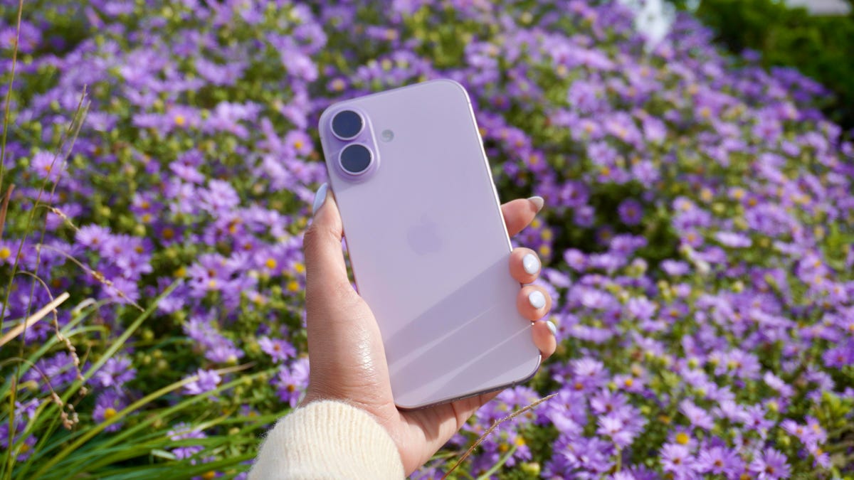 t-mobile-will-give-you-4-free-iphone-17s-right-now-–-here’s-how-it-works