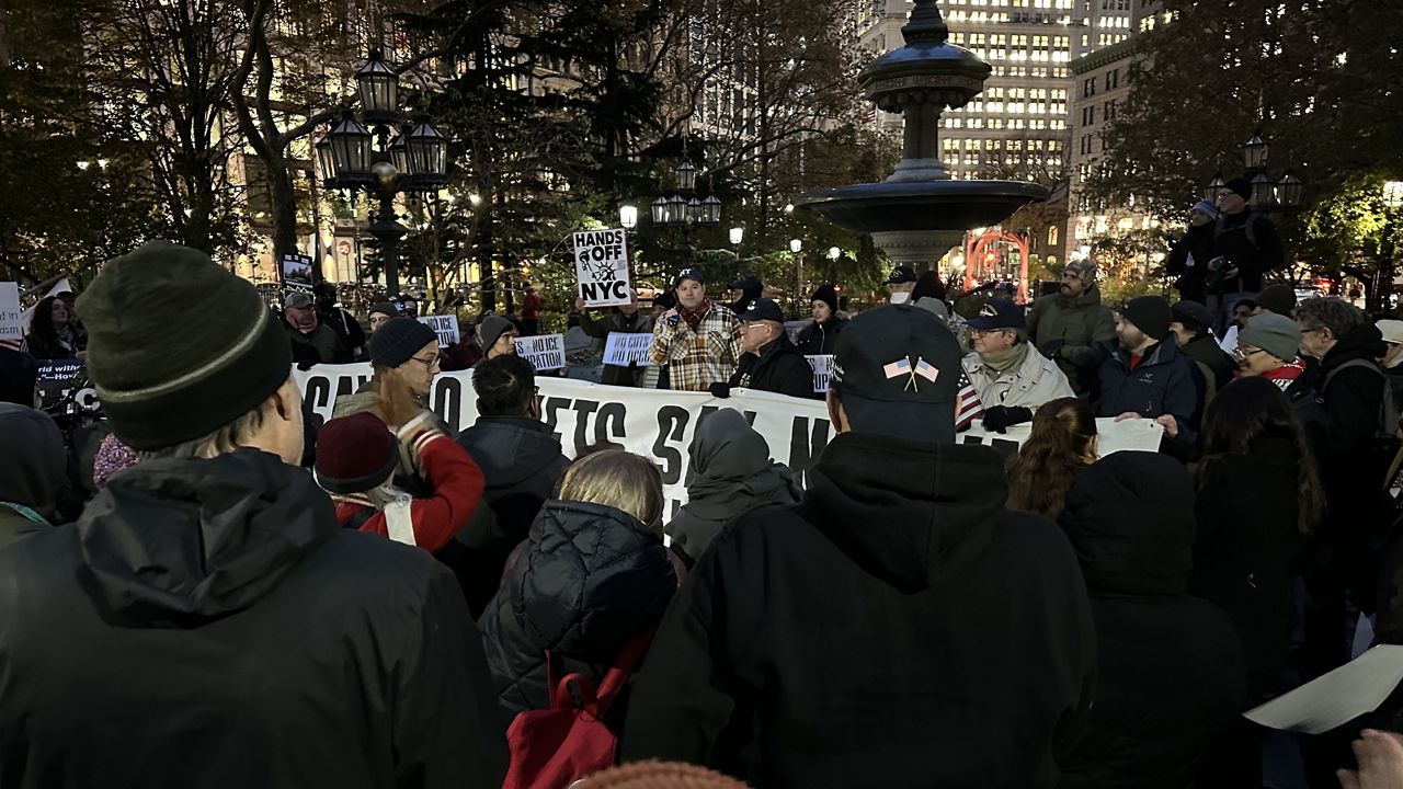 on-veterans-day,-former-service-members-demand-peace-at-home