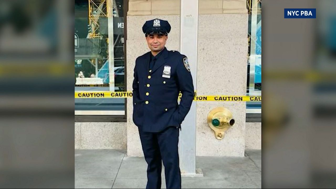 nypd,-lawmakers-push-bill-honoring-slain-detective