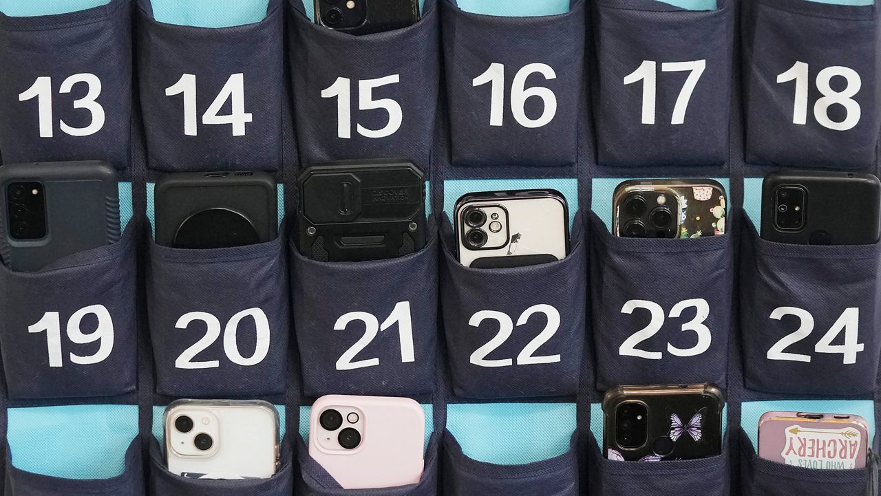 new-york-cellphone-ban-helping-student-engagement,-teacher-effectiveness,-survey-says