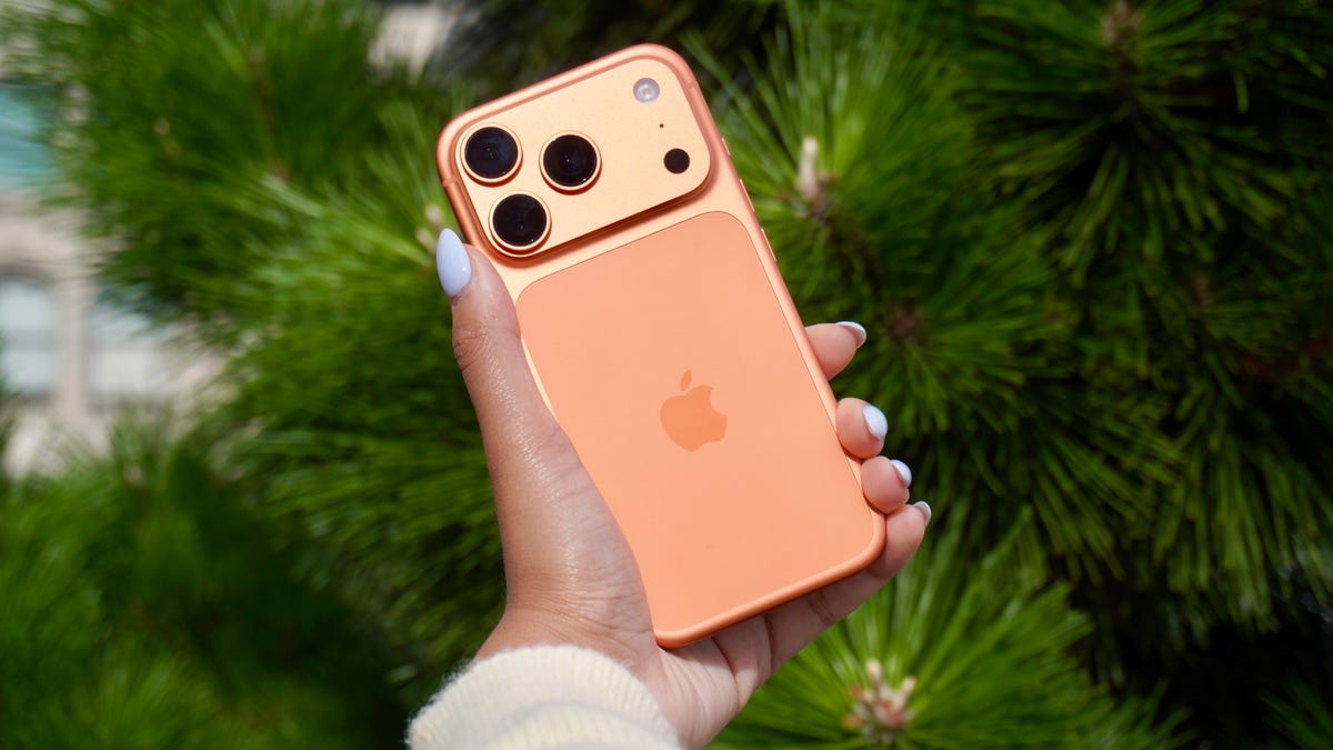 verizon-is-giving-away-a-free-iphone,-ipad,-and-apple-watch-for-cyber-monday-–-how-the-deal-works