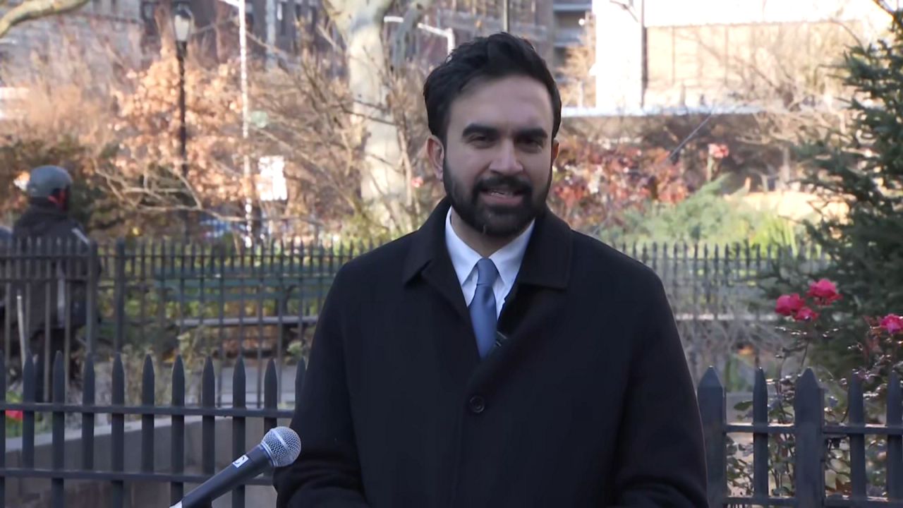 mamdani-ending-homeless-sweeps-is-a-‘disgrace,’-adams-says