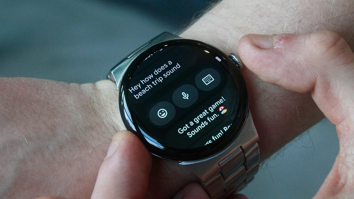 how-google’s-new-pixel-watch-update-takes-aim-at-apple-watch